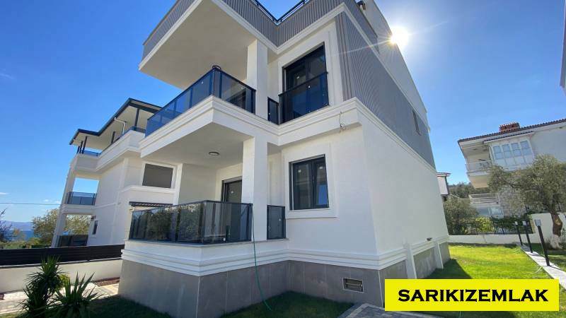 Edremit Altınoluk Mah`da5+1  Villa.